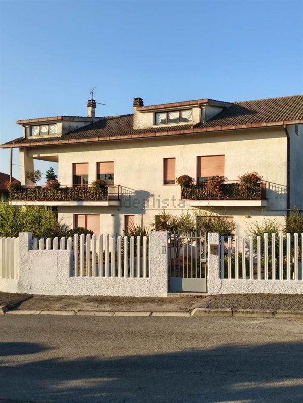 casa indipendente in vendita a Poggiofiorito in zona Chiusa