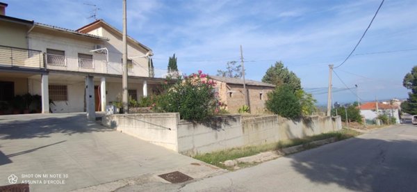 casa indipendente in vendita a Pollutri in zona San Barbato