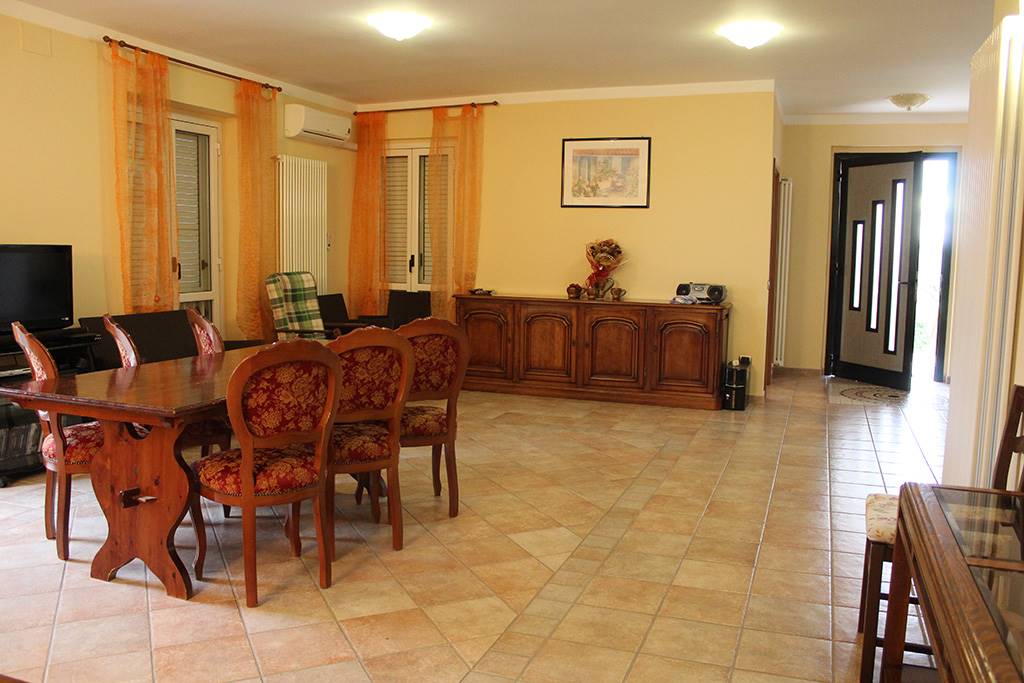 casa indipendente in vendita a Pollutri in zona San Barbato