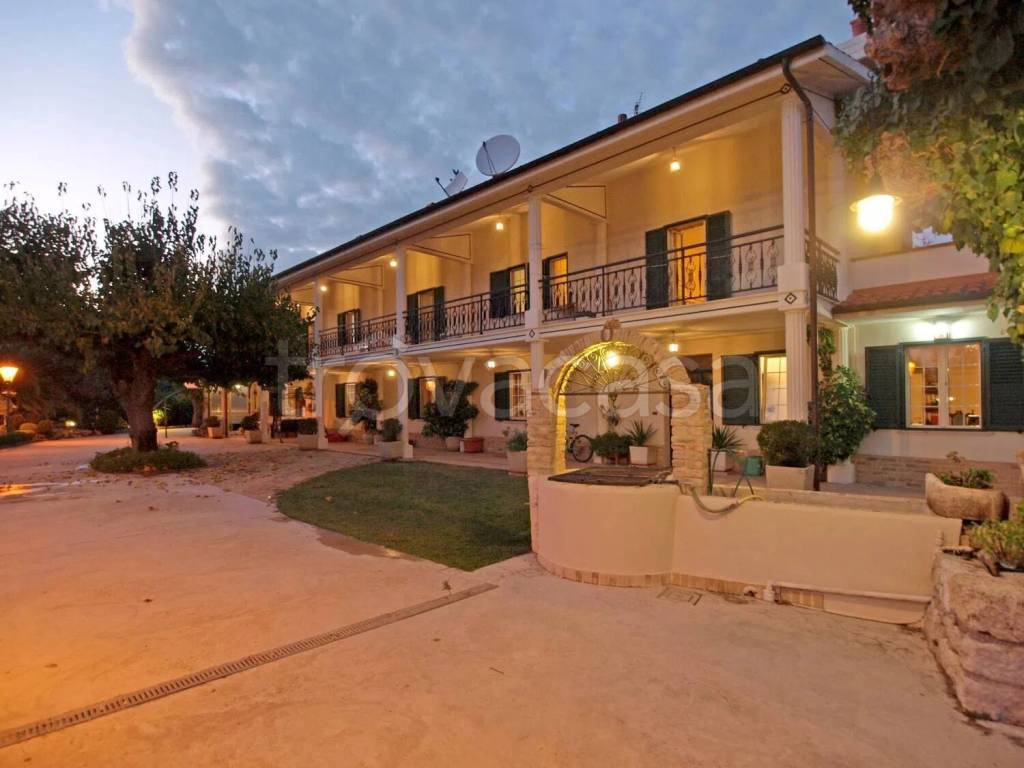 casa indipendente in vendita a Pollutri in zona Piano Croce