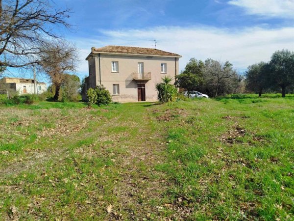 casa indipendente in vendita a Pollutri in zona San Barbato