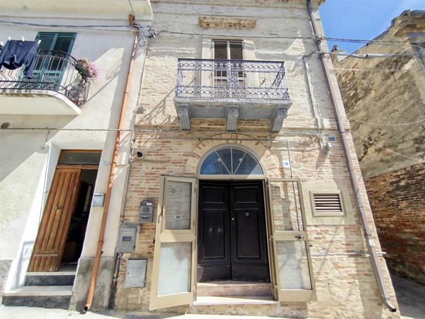 casa indipendente in vendita a Pollutri in zona San Barbato