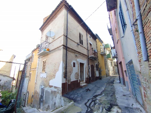 appartamento in vendita a Pollutri in zona Civita