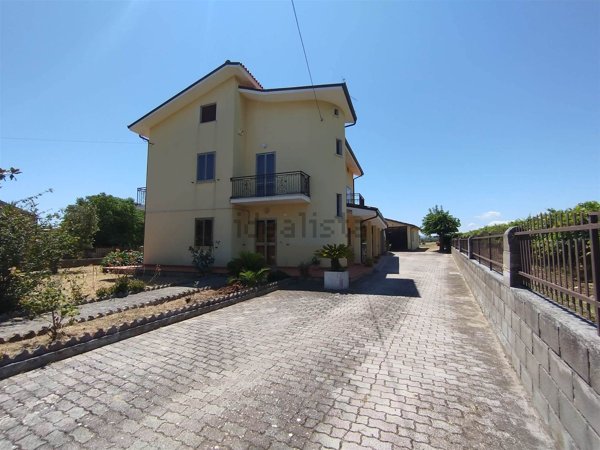 appartamento in vendita a Pollutri in zona Civita