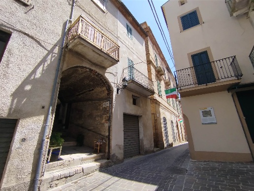 casa indipendente in vendita a Pollutri in zona San Barbato