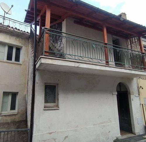 casa indipendente in vendita a Pretoro