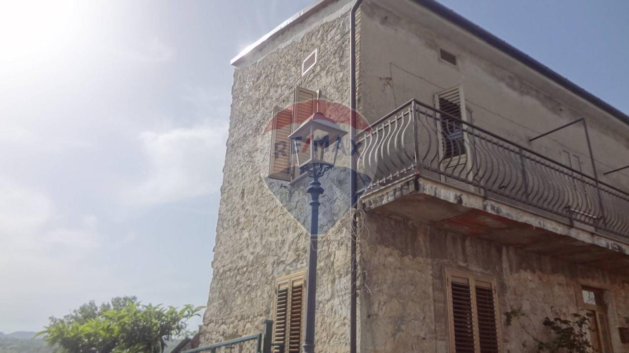casa indipendente in vendita a Pretoro