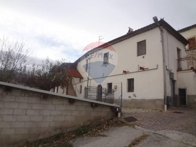 casa indipendente in vendita a Pretoro