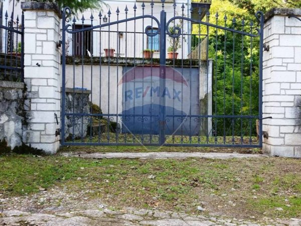 casa indipendente in vendita a Pretoro