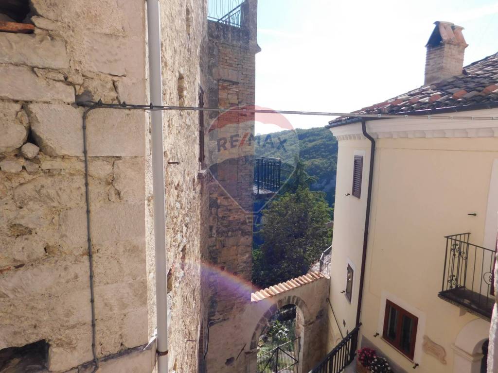 casa indipendente in vendita a Pretoro