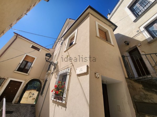 casa indipendente in vendita a Pretoro