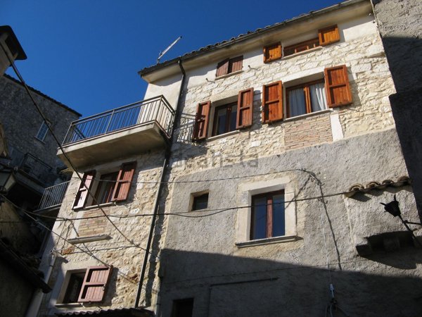 casa indipendente in vendita a Pretoro