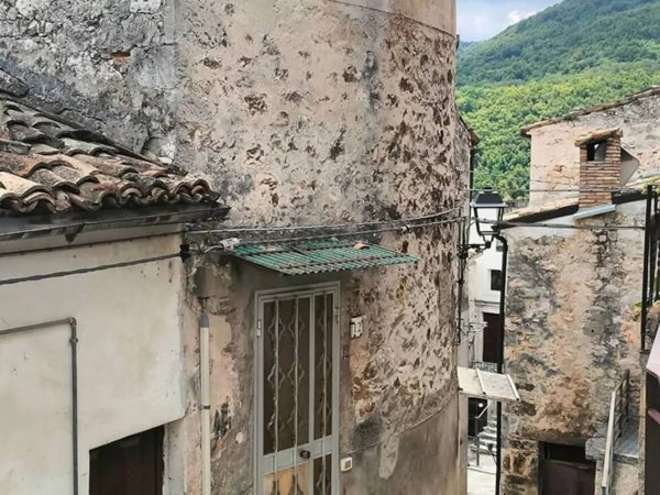 casa indipendente in vendita a Pretoro