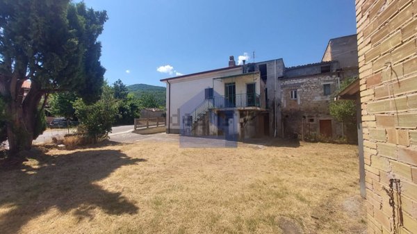 casa semindipendente in vendita a Pretoro