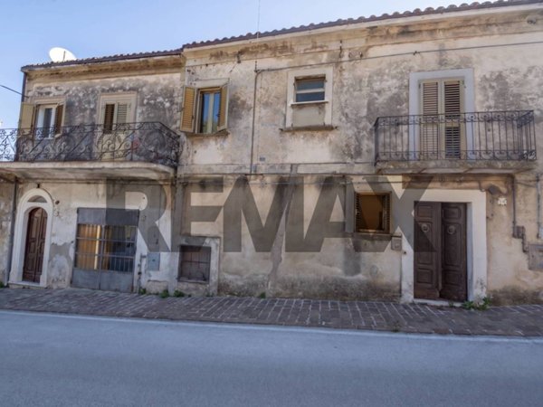 casa indipendente in vendita a Pretoro