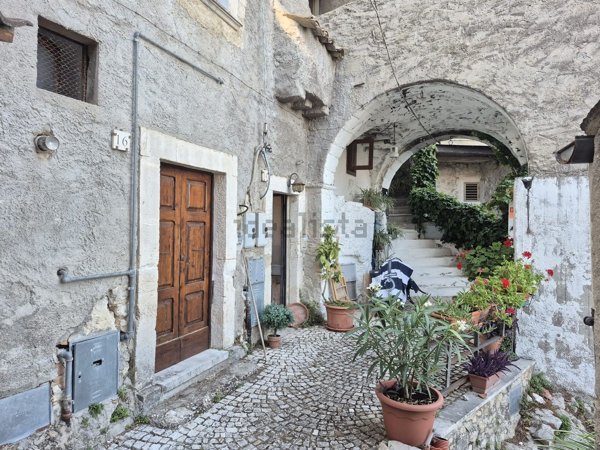 casa indipendente in vendita a Pretoro