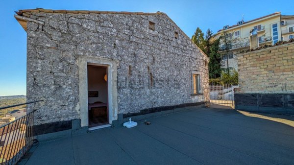 casa indipendente in vendita a Pretoro