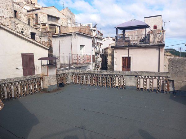 casa indipendente in vendita a Pretoro