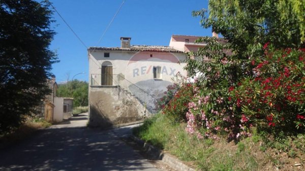 casa indipendente in vendita a Rapino