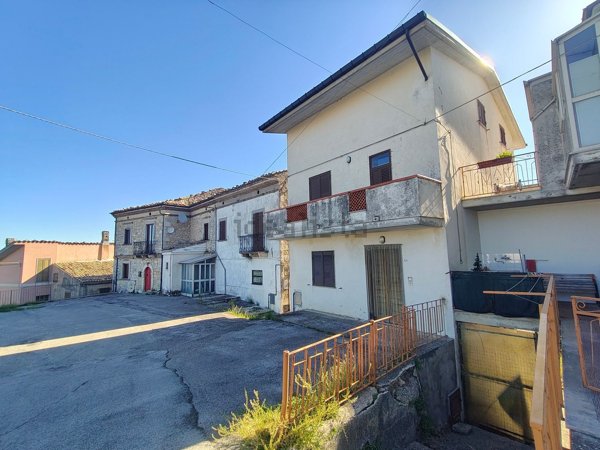 casa indipendente in vendita a Rapino