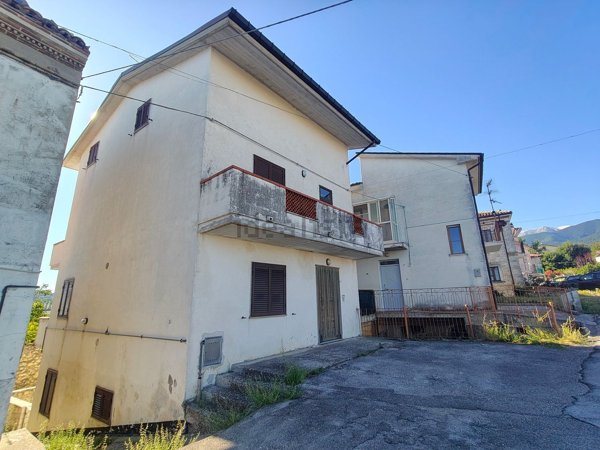 casa indipendente in vendita a Rapino