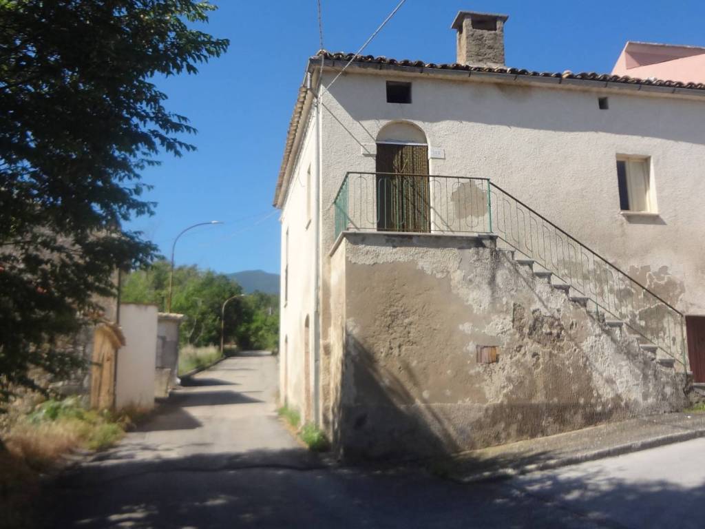 casa indipendente in vendita a Rapino
