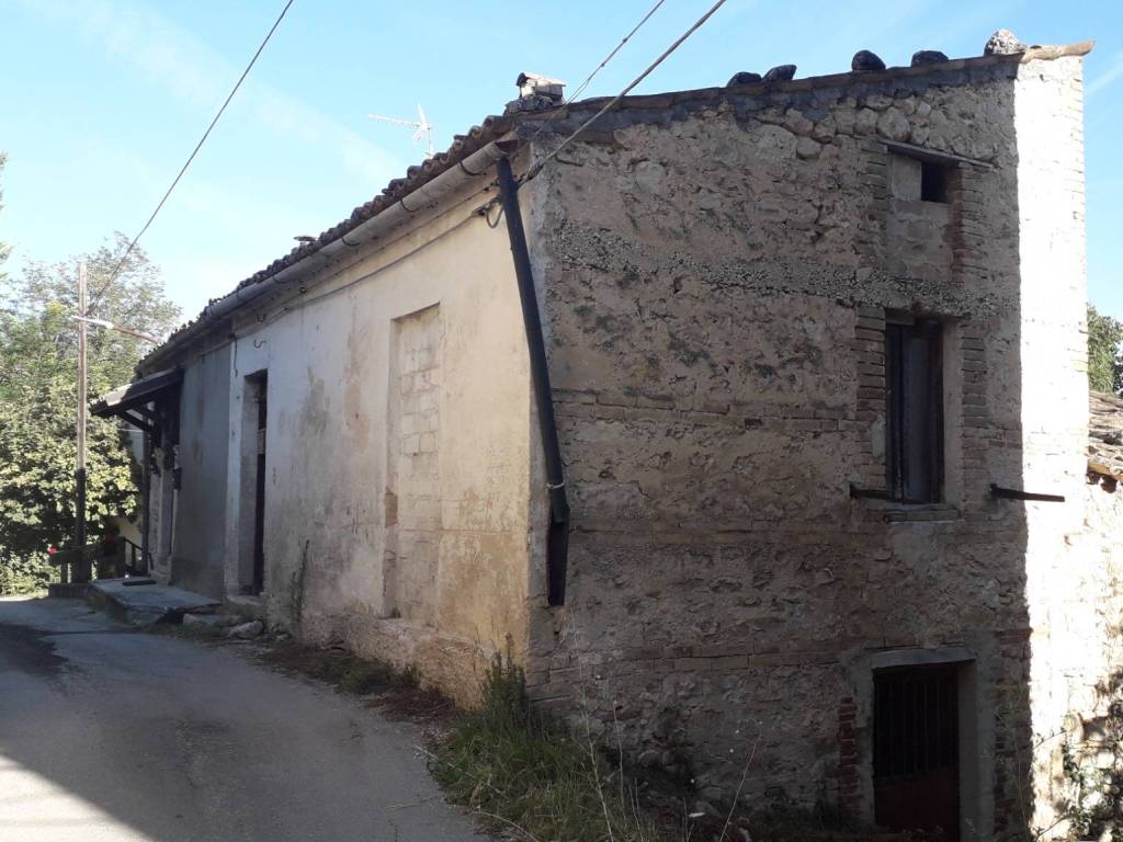 casa indipendente in vendita a Rapino