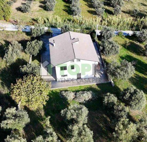 casa indipendente in vendita a Rapino