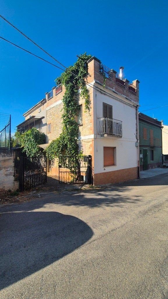 casa indipendente in vendita a Rapino in zona Vicenne