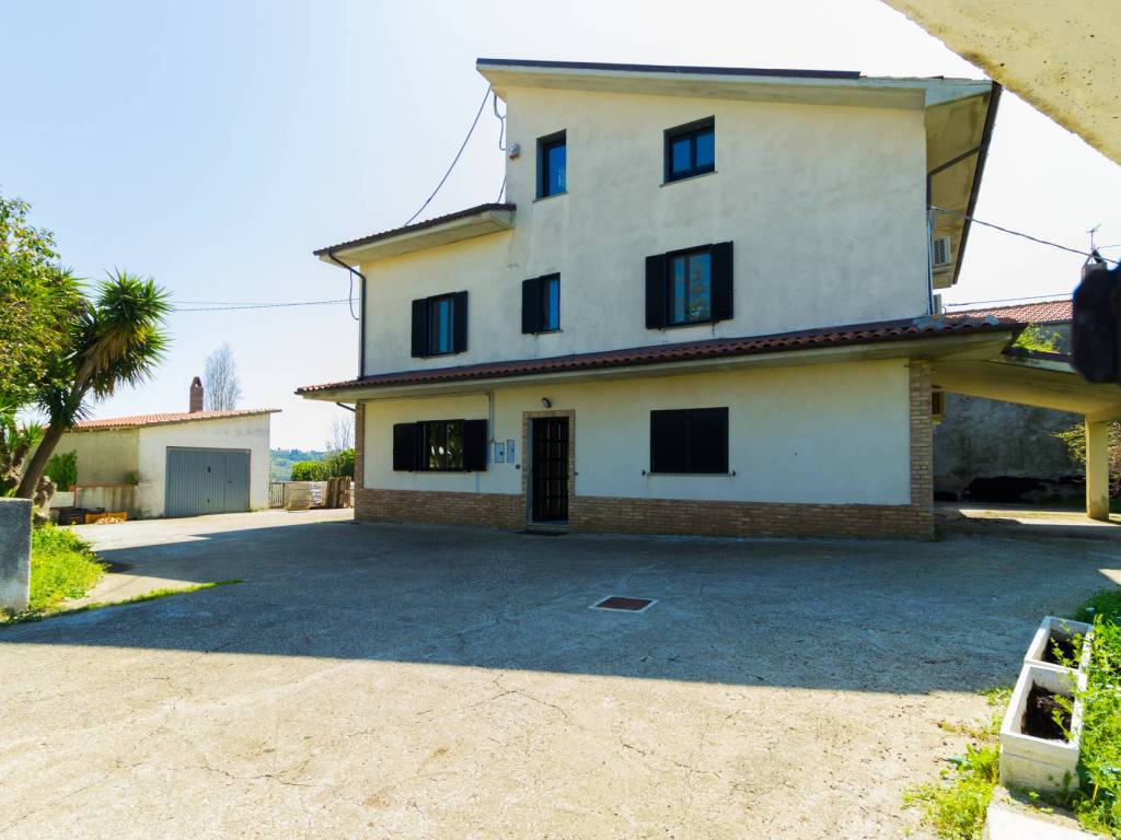casa indipendente in vendita a Ripa Teatina