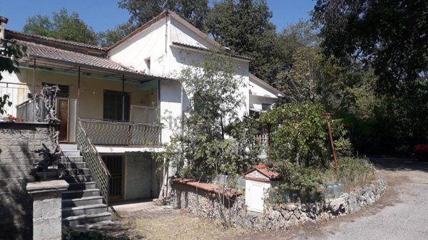 casa indipendente in vendita a Roccamontepiano