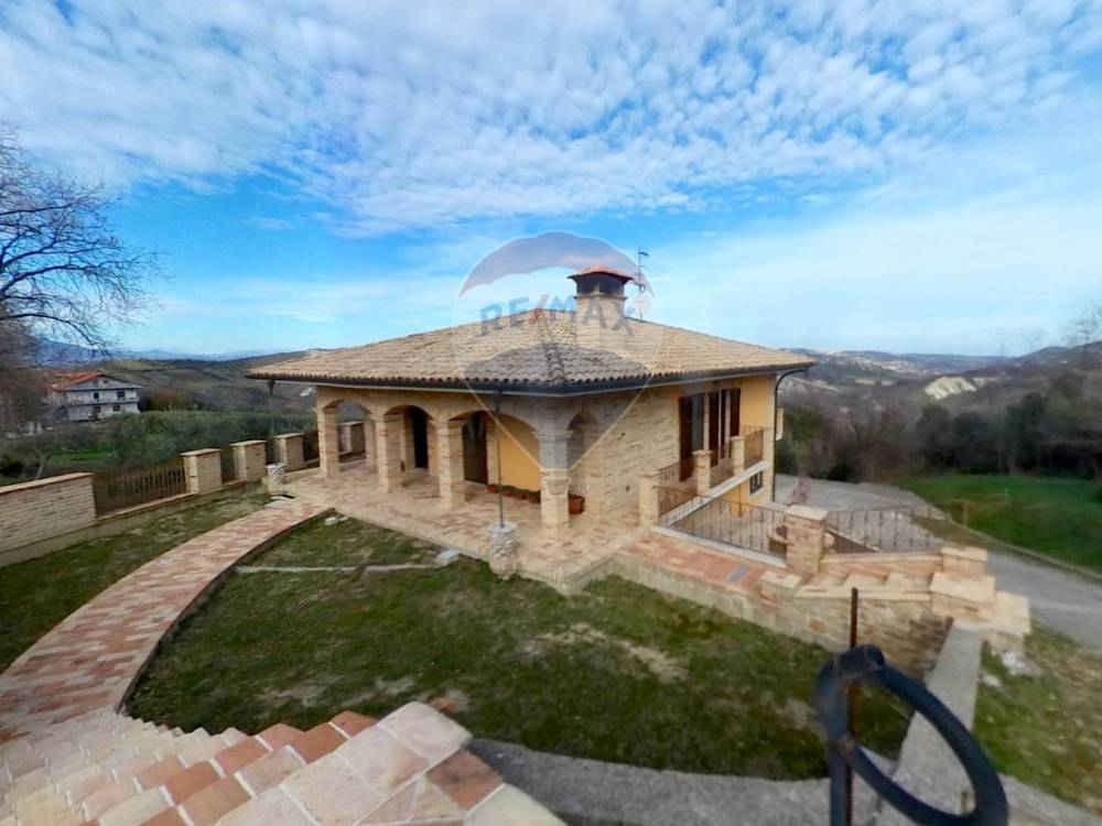 casa indipendente in vendita a Roccamontepiano in zona Terranova