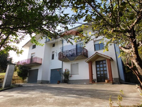 casa indipendente in vendita a Roccamontepiano
