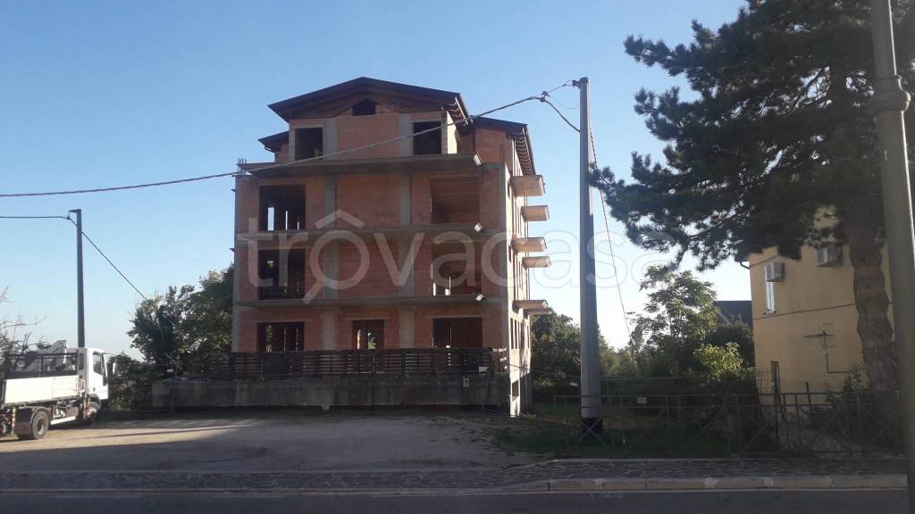 locale commerciale in vendita a Roccamontepiano