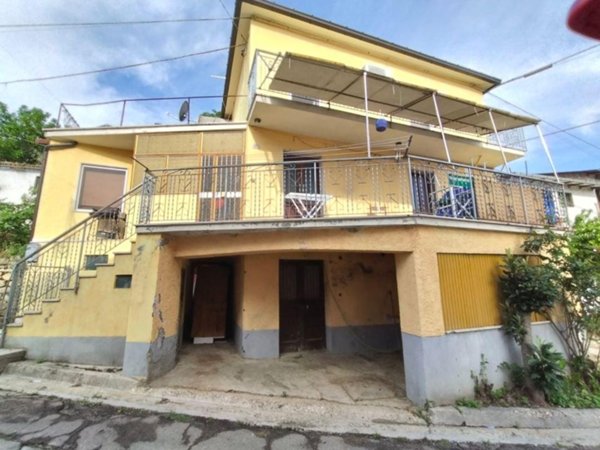 casa indipendente in vendita a Roccamontepiano in zona Reginaldo