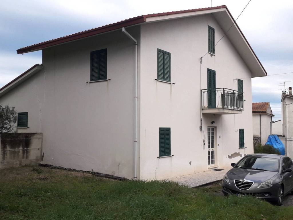 casa indipendente in vendita a Roccamontepiano