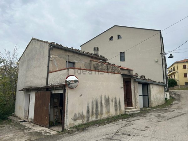 locale di sgombero in vendita a Roccamontepiano in zona Terranova