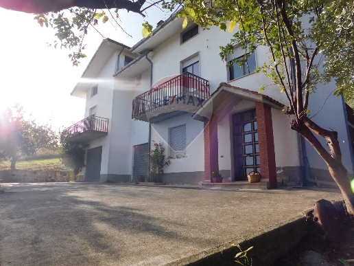 casa indipendente in vendita a Roccamontepiano in zona Terranova