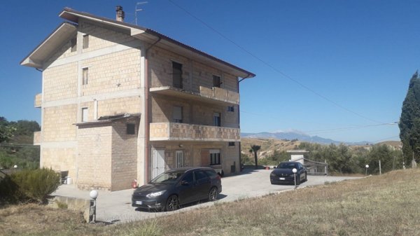casa indipendente in vendita a Roccamontepiano in zona Terranova