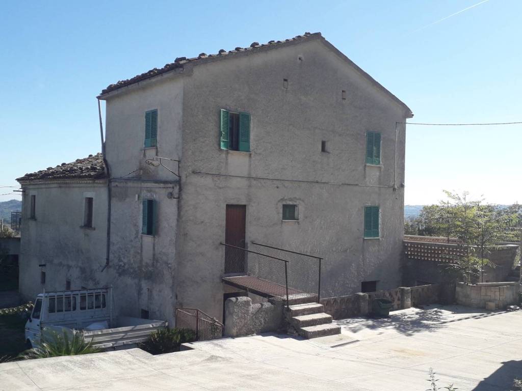 casa indipendente in vendita a Roccamontepiano in zona Terranova
