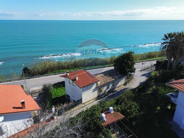 casa indipendente in vendita a Rocca San Giovanni in zona Vallevò
