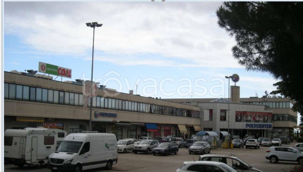 negozio in vendita a Rocca San Giovanni in zona Santa Calcagna
