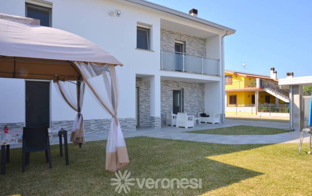 casa indipendente in vendita a Rocca San Giovanni