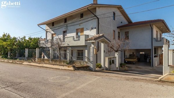 casa indipendente in vendita a Rocca San Giovanni in zona Perazza