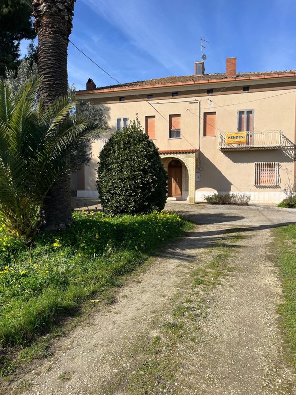 casa indipendente in vendita a Rocca San Giovanni in zona San Giacomo
