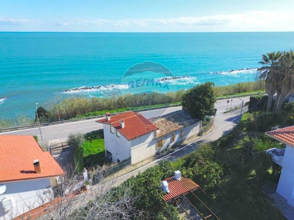 casa indipendente in vendita a Rocca San Giovanni in zona Vallevò