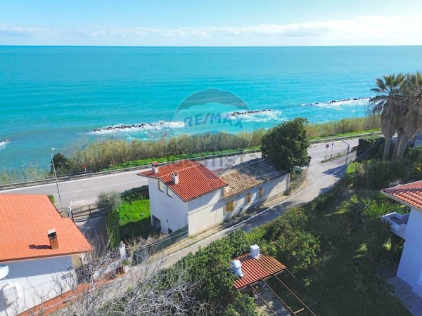 casa indipendente in vendita a Rocca San Giovanni in zona Vallevò