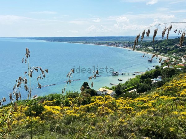 terreno edificabile in vendita a Rocca San Giovanni