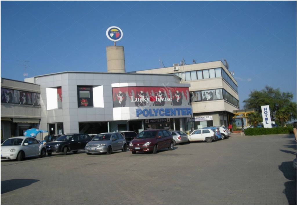 negozio in vendita a Rocca San Giovanni in zona Santa Calcagna