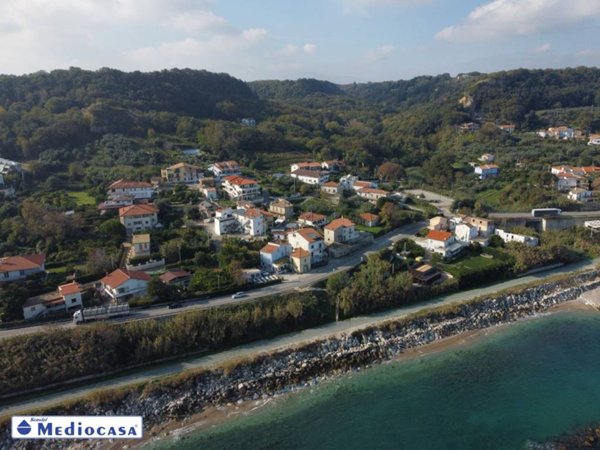 locale commerciale in vendita a Rocca San Giovanni